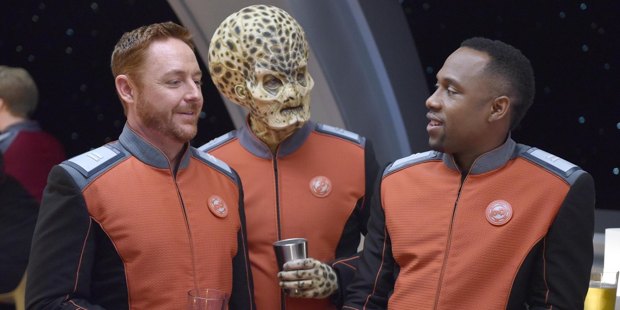 The Orville cast drinking.