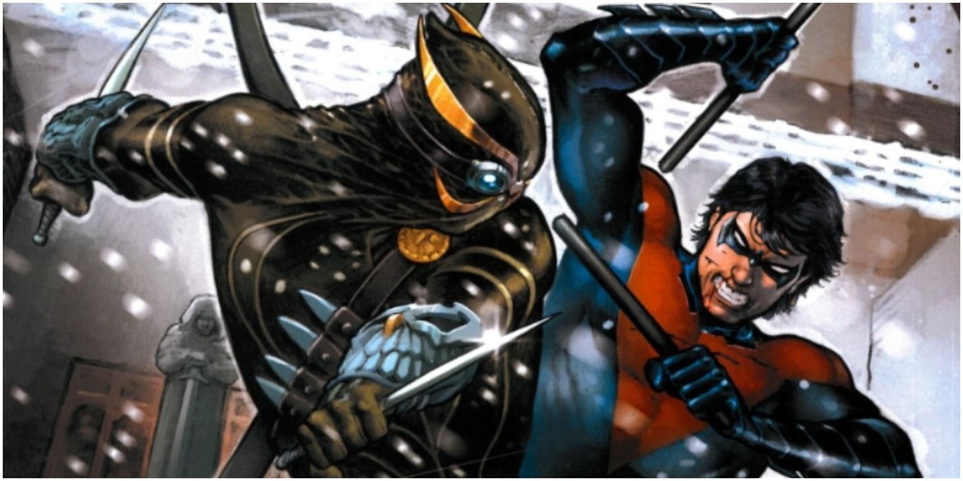 The Talon fighting Nightwing