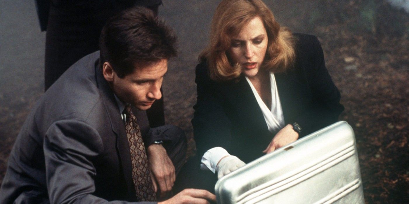 Mulder and Scully solving a mystery