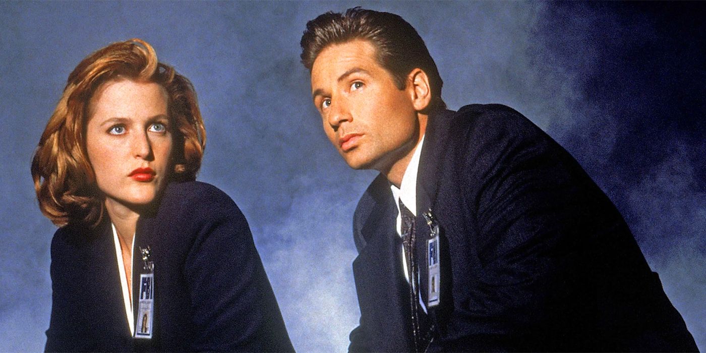 Gillian Anderson and David Duchovny in a promo shot from The X-Files Season 4