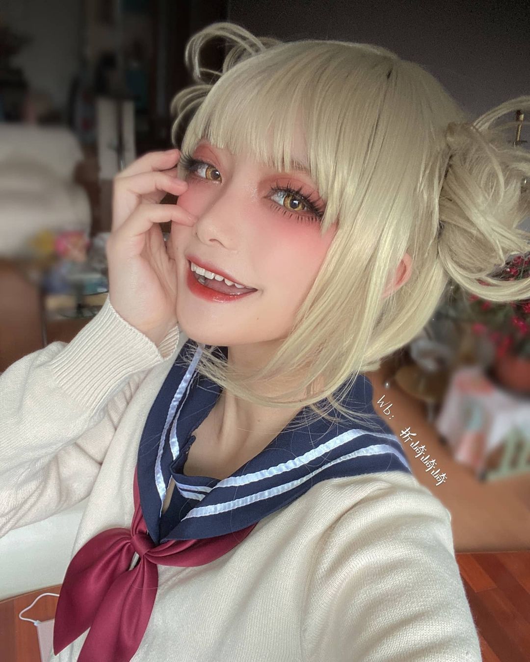My Hero Academia: 10 Himiko Toga Cosplay Straight From The Show