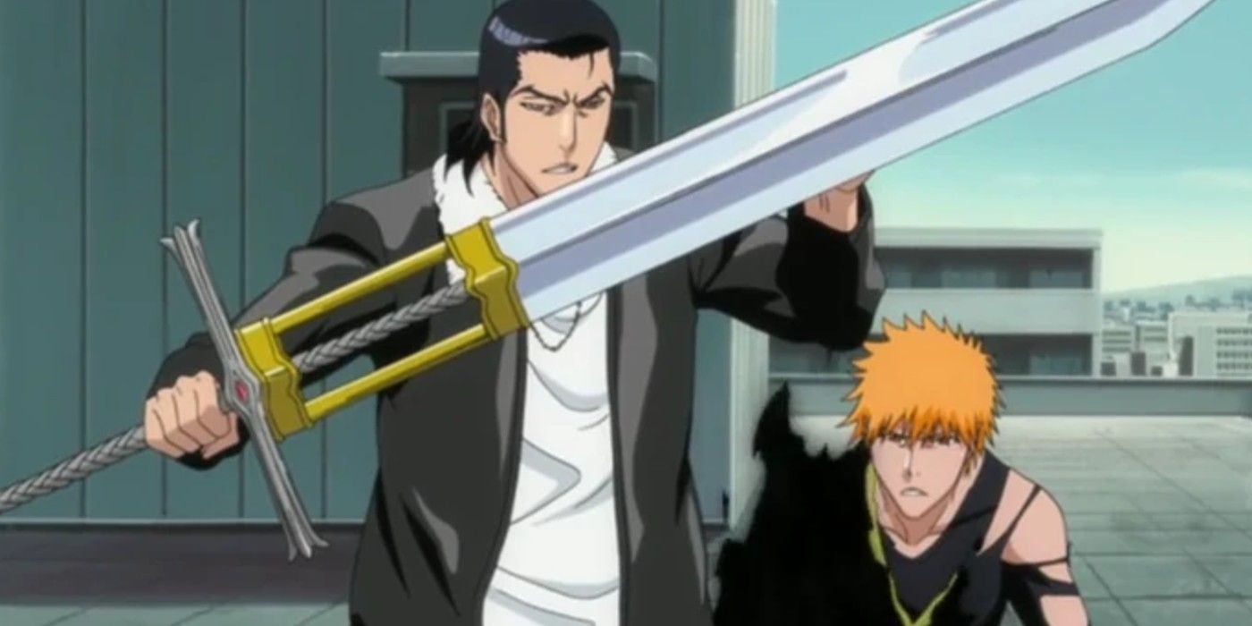 No anime Bleach, Ginjo fica na frente de Ichigo com sua espada.