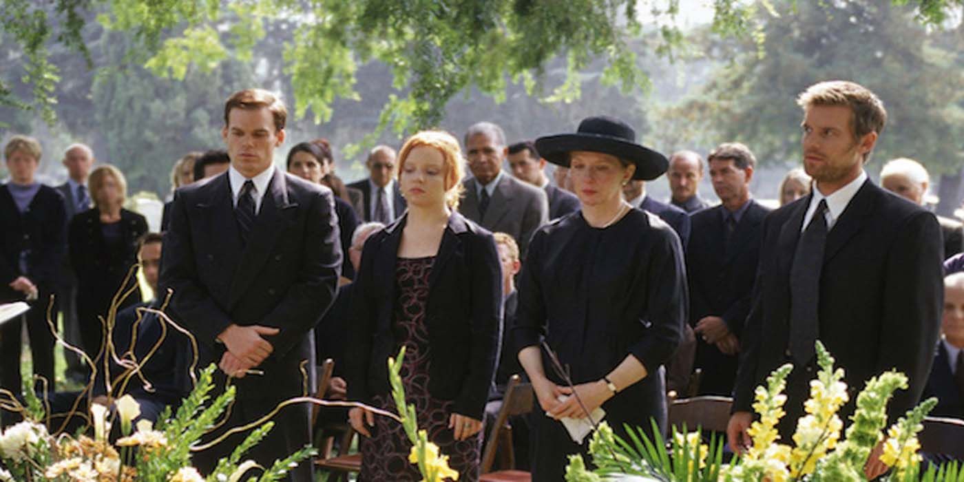 The Fishers attend a funeral in Six Feet Under