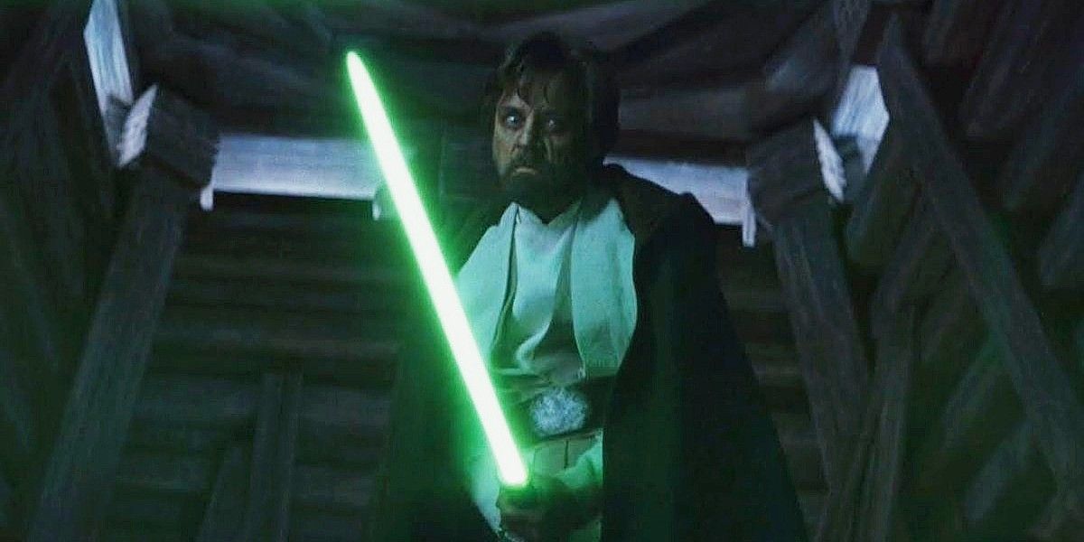 Luke Skywalker prestes a matar Ben Solo em Star Wars.