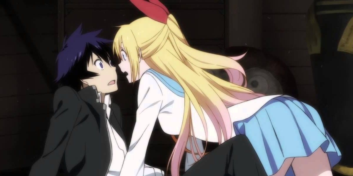 Chitoge pinning Raku down from Nisekoi