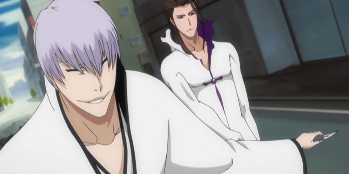 Gin stands in front of Aizen Bleach