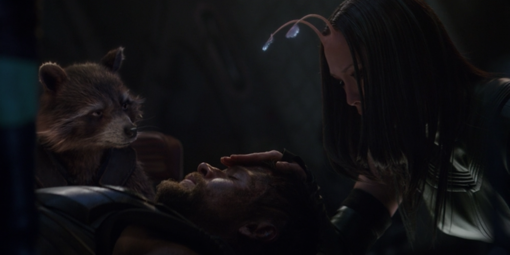 Mantis wakes up Thor 