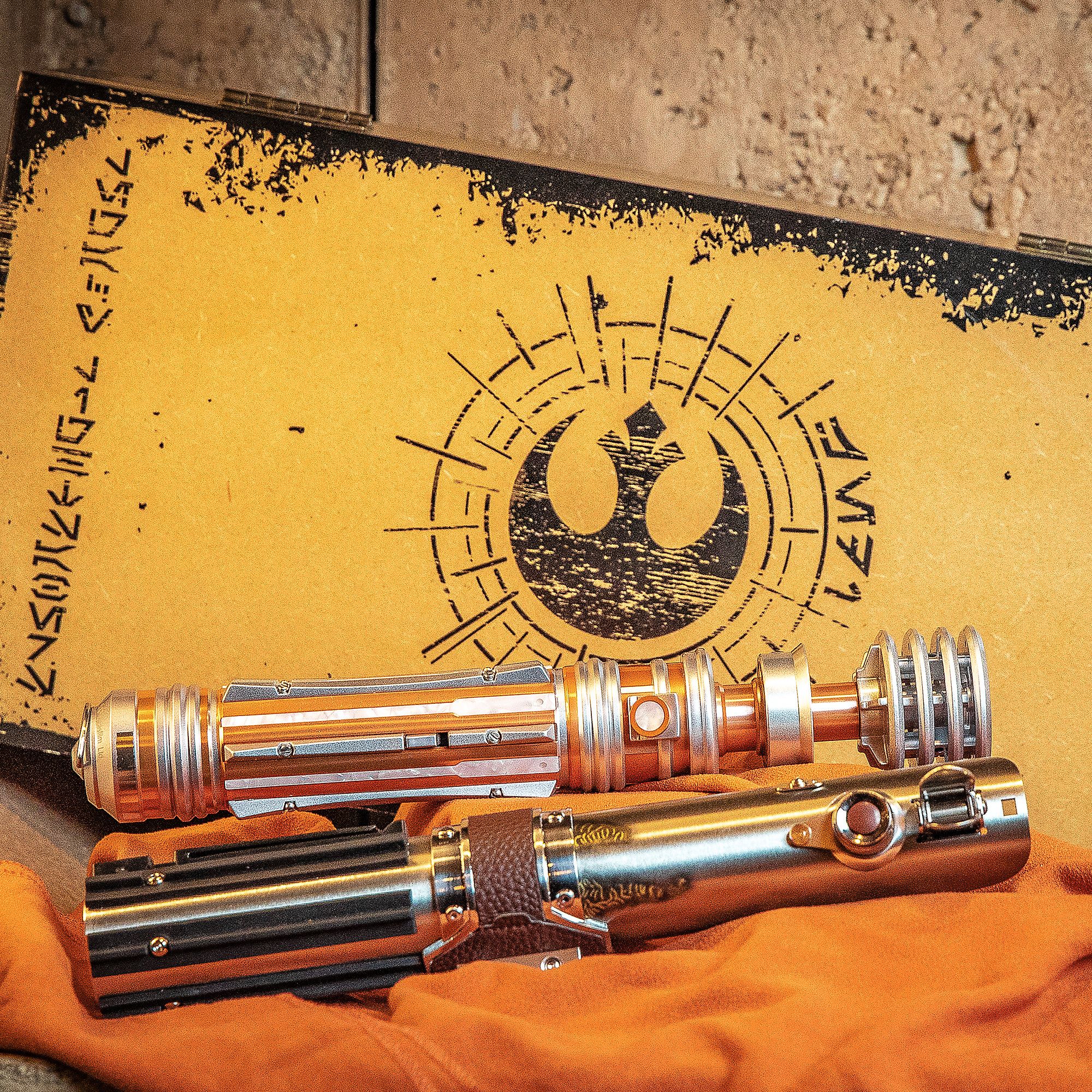 Star Wars Galaxy's Edge Debuts Skywalker Legacy Lightsaber Set