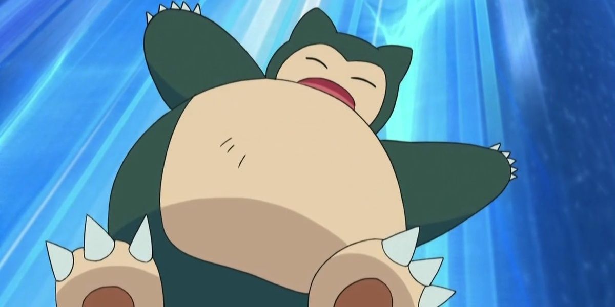 Snorlax mid-air ready to use Body Slam in the POkemon anime