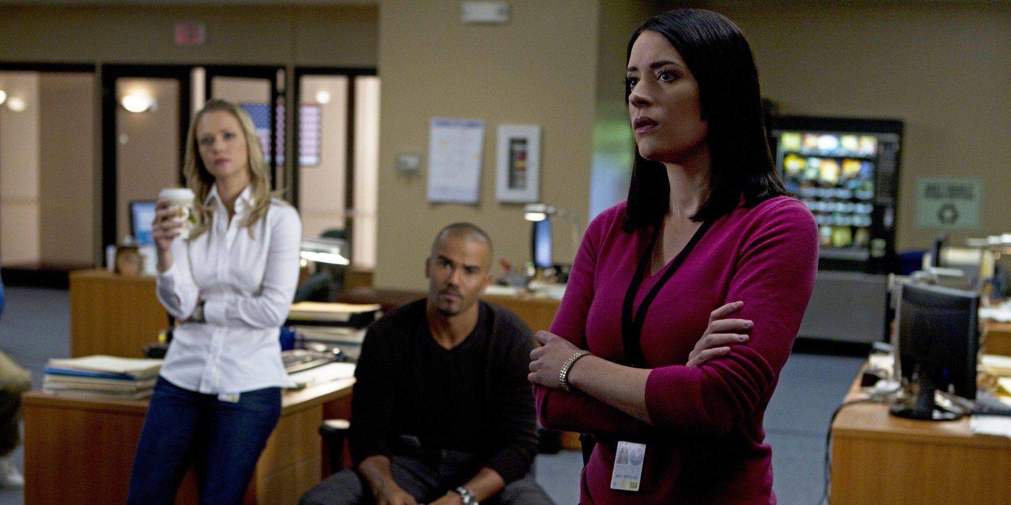 Prentiss, JJ and Morgan try to crack a case on Criminal Minds