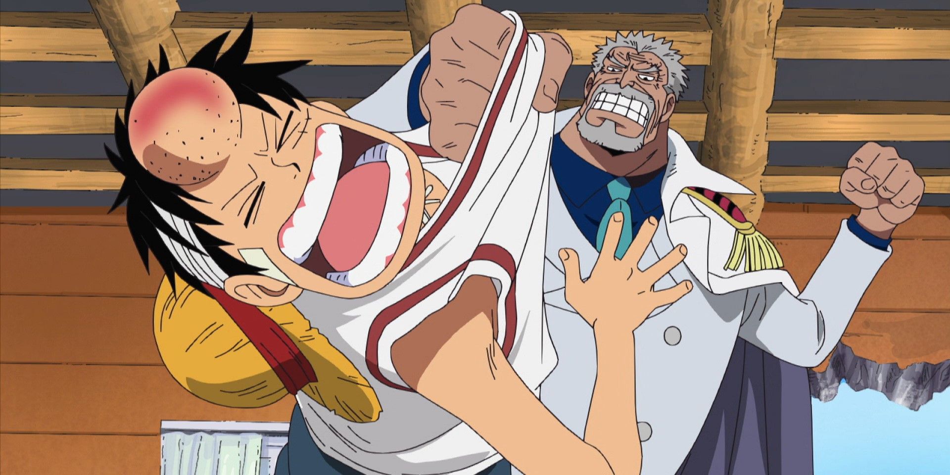 Garp atinge Luffy durante Water 7 in One Piece.