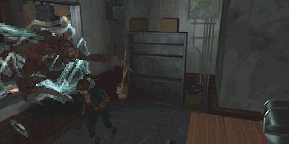 A licker jumping through the mirror in Resident Evil 2's most famous jumpscare