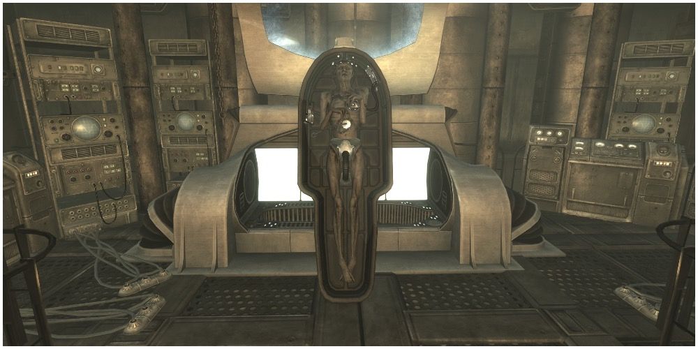 Mr House taken out of his pod in Fallout New Vegas