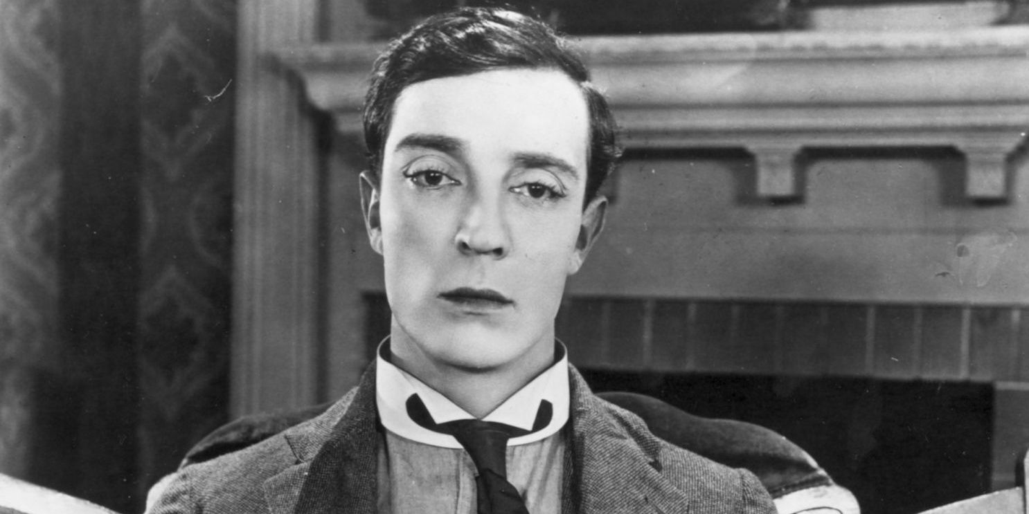 Buster Keaton em um antigo filme em preto e branco