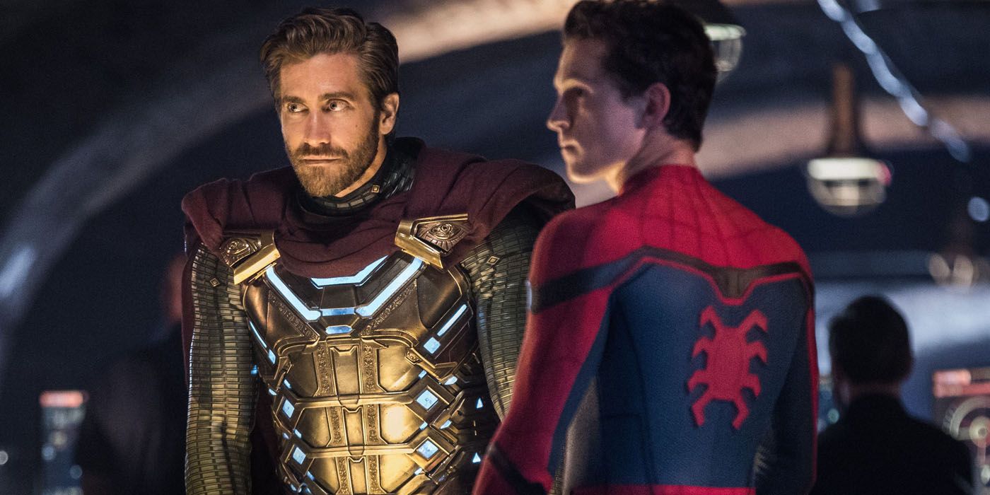 Mysterio and Spider-Man talking in Far From Home.