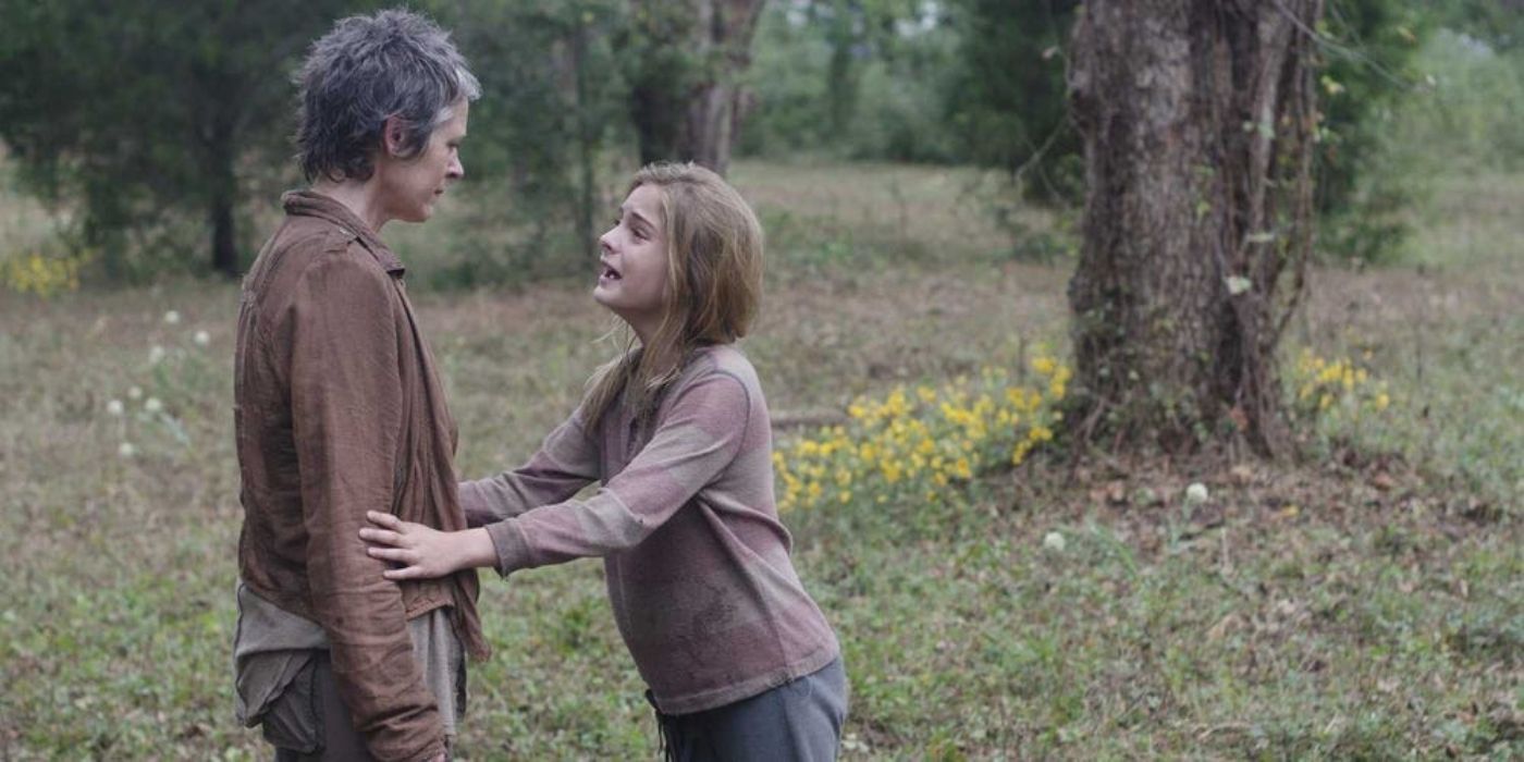 The Walking Dead - Carol and Lizzie in The Grove