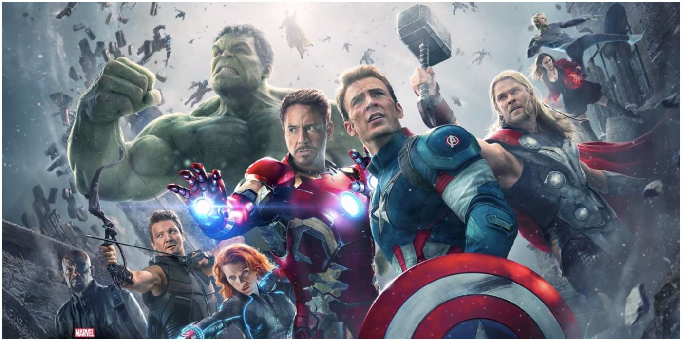 The full cast of heroes in the MCU's Avengers: Age Of Ultron, including Hulk, Thor, Captain America, and Hawkeye