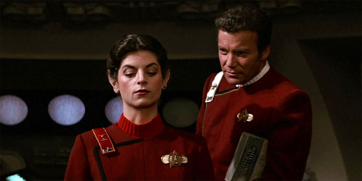 William Shatner como Kirk e Kirstie Alley como Saavik em Star Trek II: The Wrath of Khan