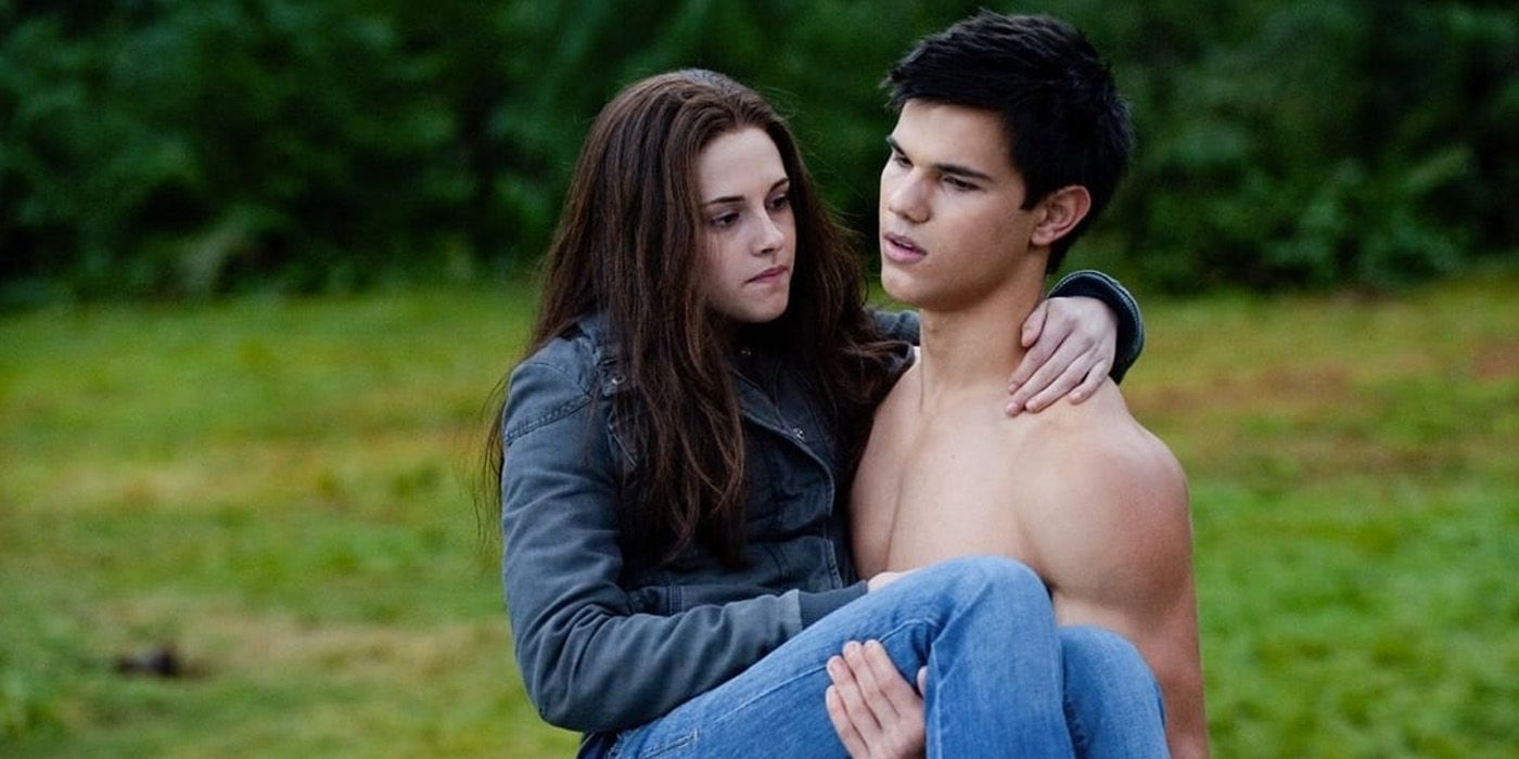 Jacob carries Bella in Twilight: Eclipse.