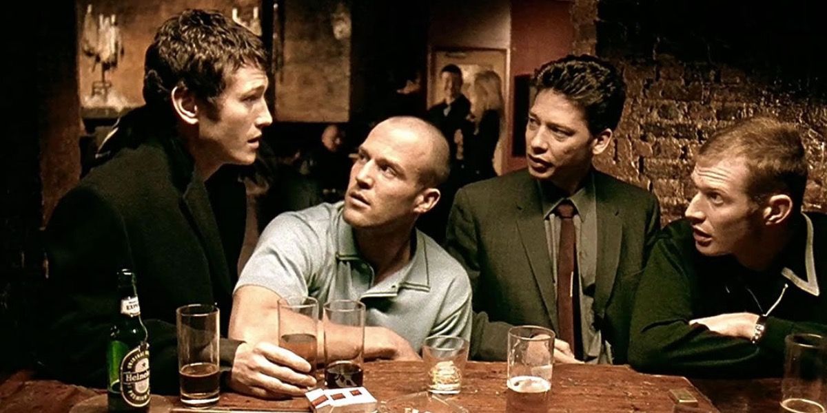 Bacon, Soap, Tom e Eddy em um pub em Lock, Stock and Two Smoking Barrels