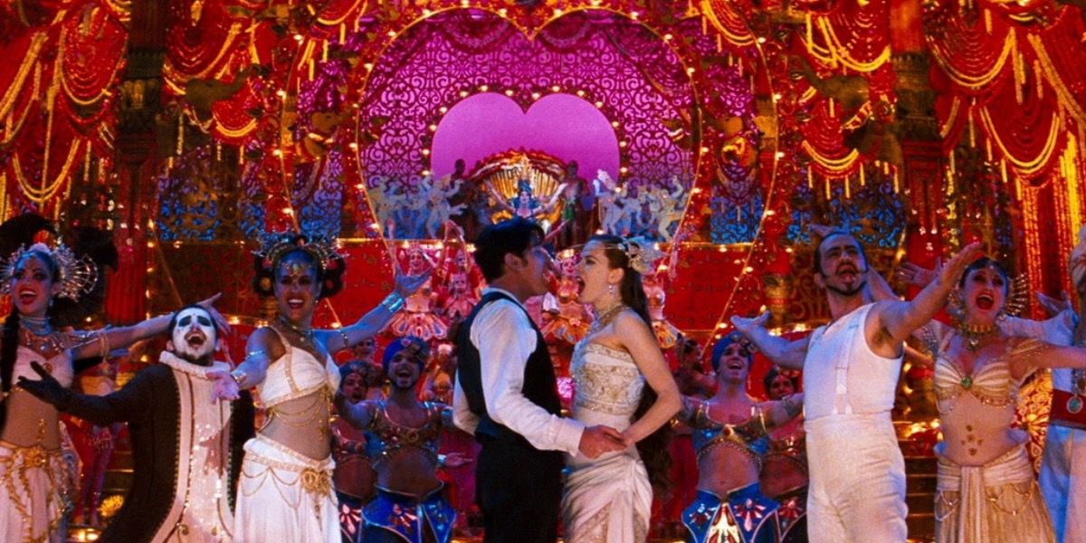 Ewan McGregor and Nicole Kidman perform on stage in Moulin Rouge!