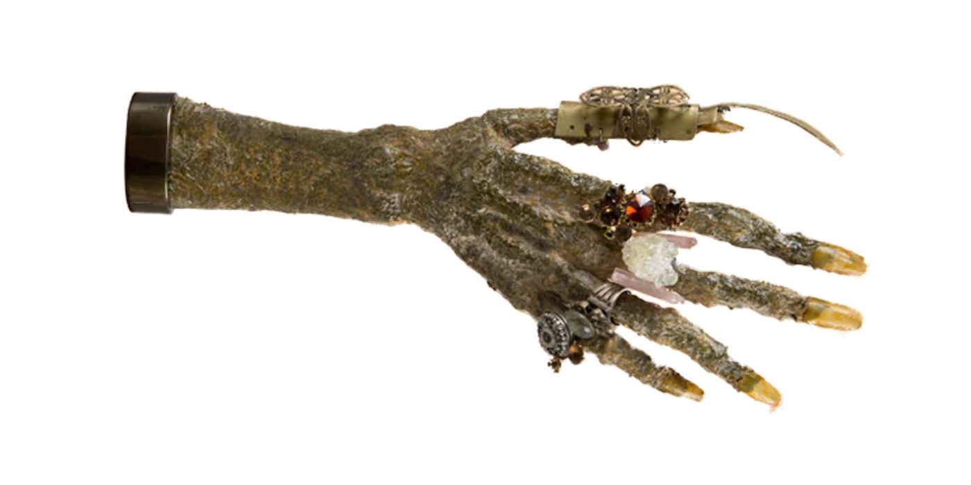 The hand of the Lost King of Duros, seen in Solo: A Star Wars Story