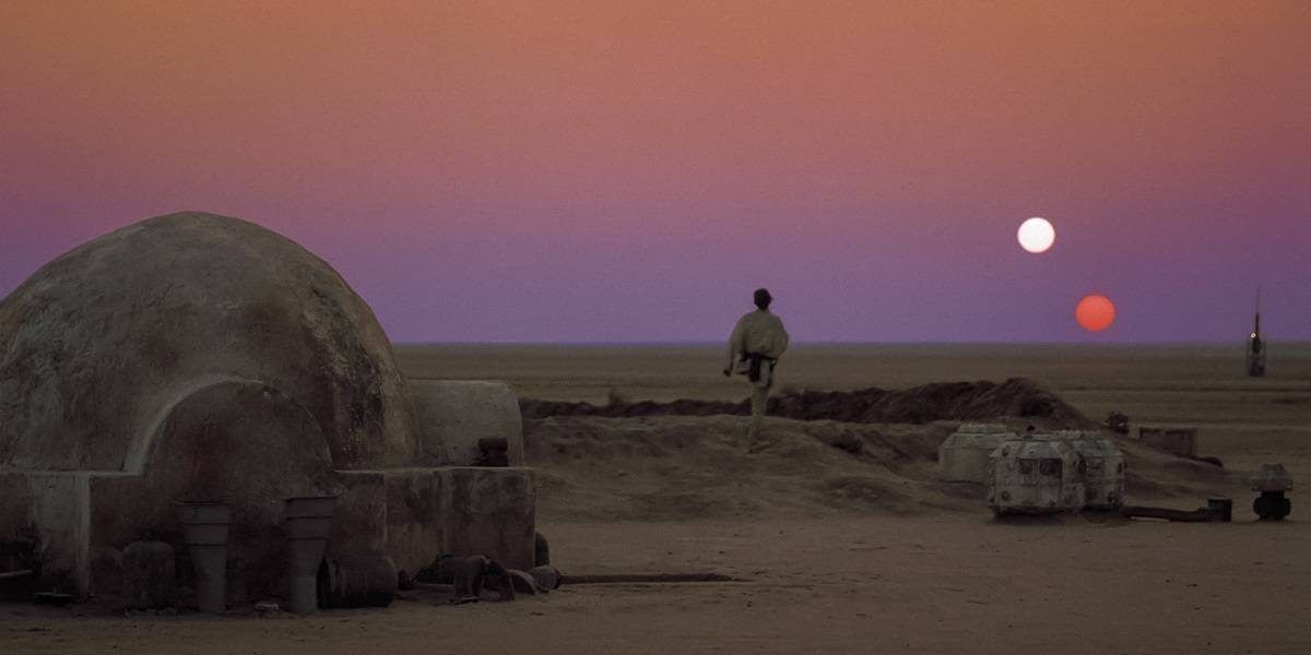 Luke Skywalker Looking At Two Suns Setting in A New Hope