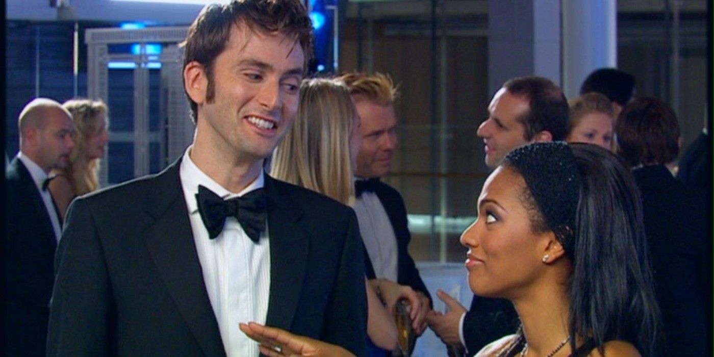 Tenth Doctor and Martha Jones look at each other in Lazarus Experiment