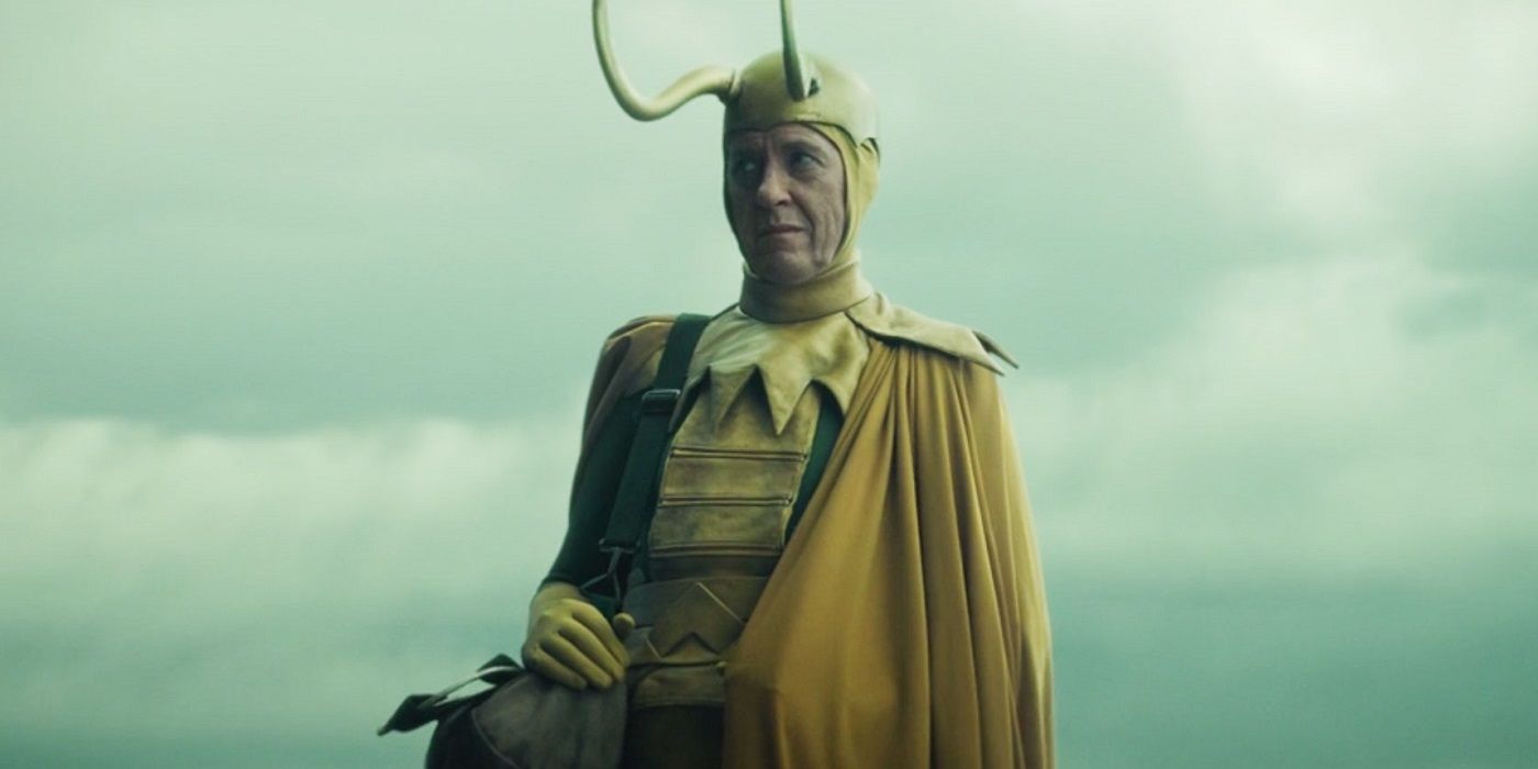 Loki’s Richard E. Grant Recalls His Late Father’s Remarks on ‘Makeup and Tights’