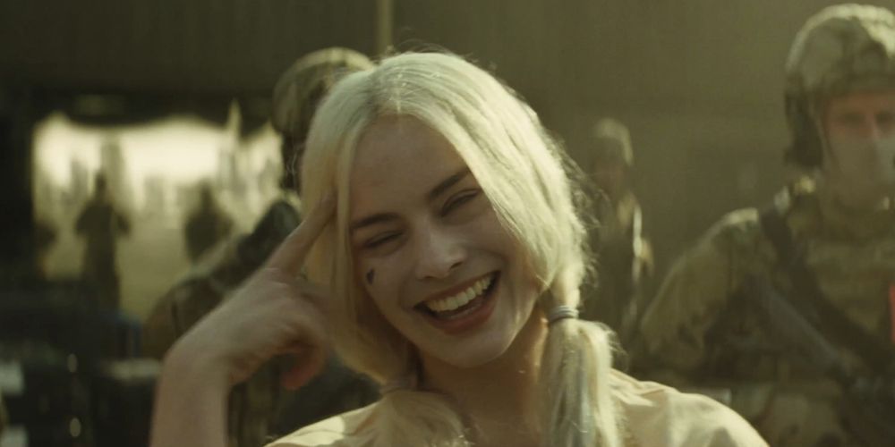 Harley Quinn jokes that she's schizophrenic in Suicide Squad
