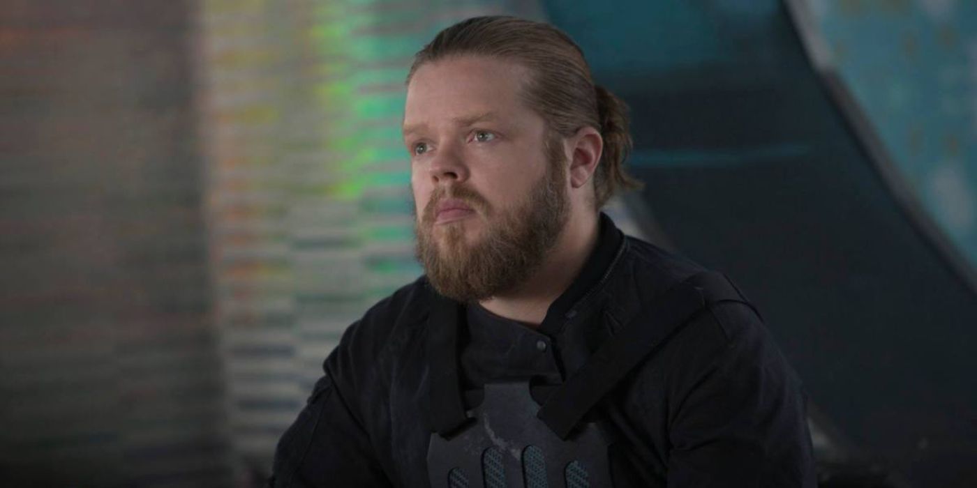 Pollux looking concerned in The Hunger Games Mockingjay