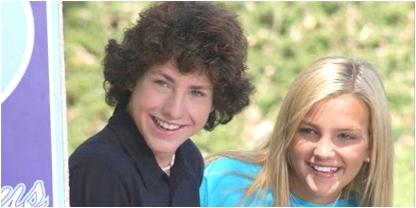 Chase and Zoey laughing at Logan from Zoey 101