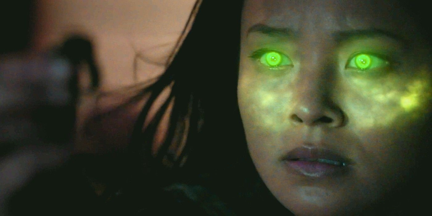 Jenny's eyes glow green with power in Stargirl