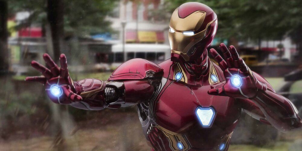 Iron Man Tony Stark nanotech suit in Central Park Infinity War