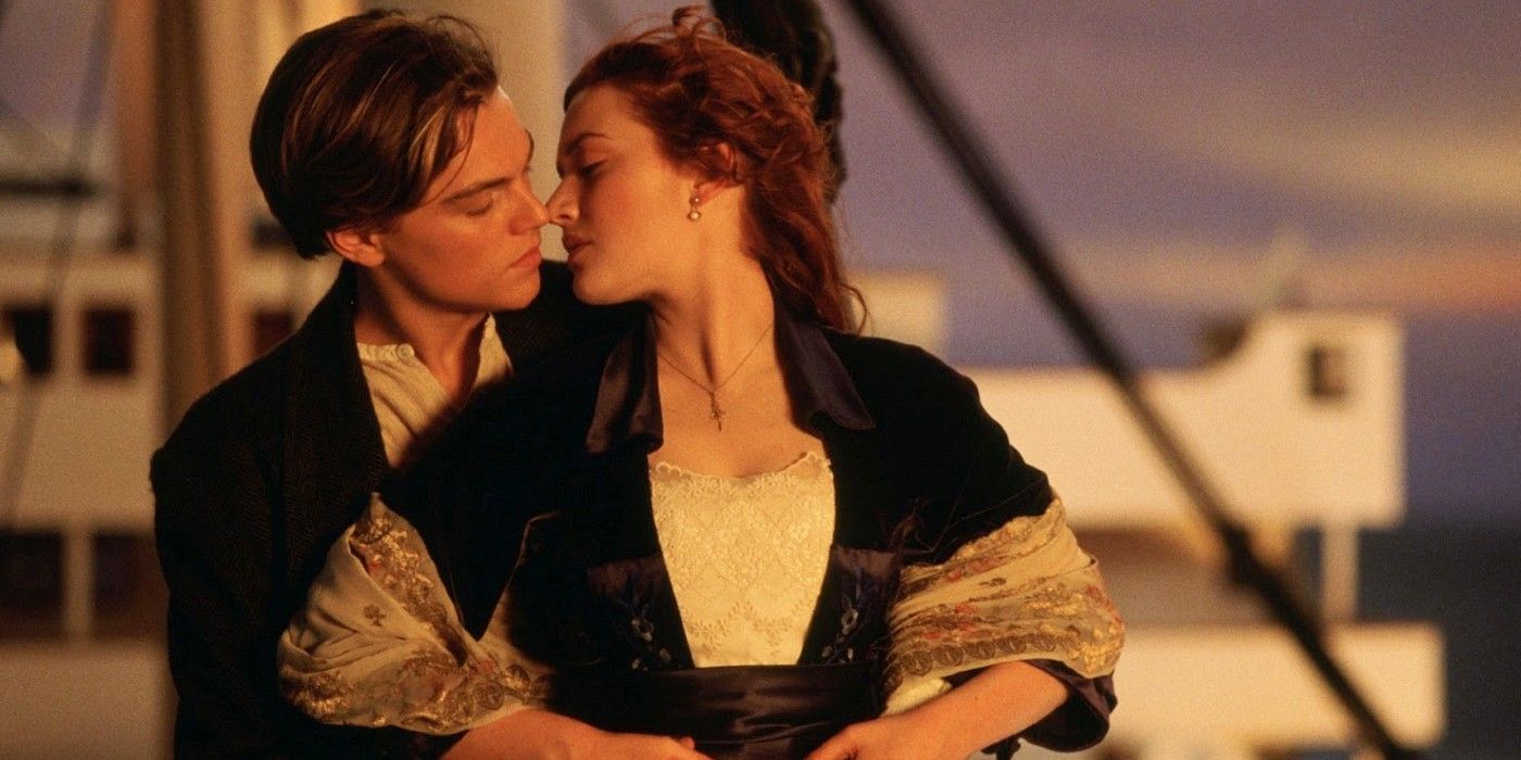 Jack And Rose embrace each other on the Titanic deck