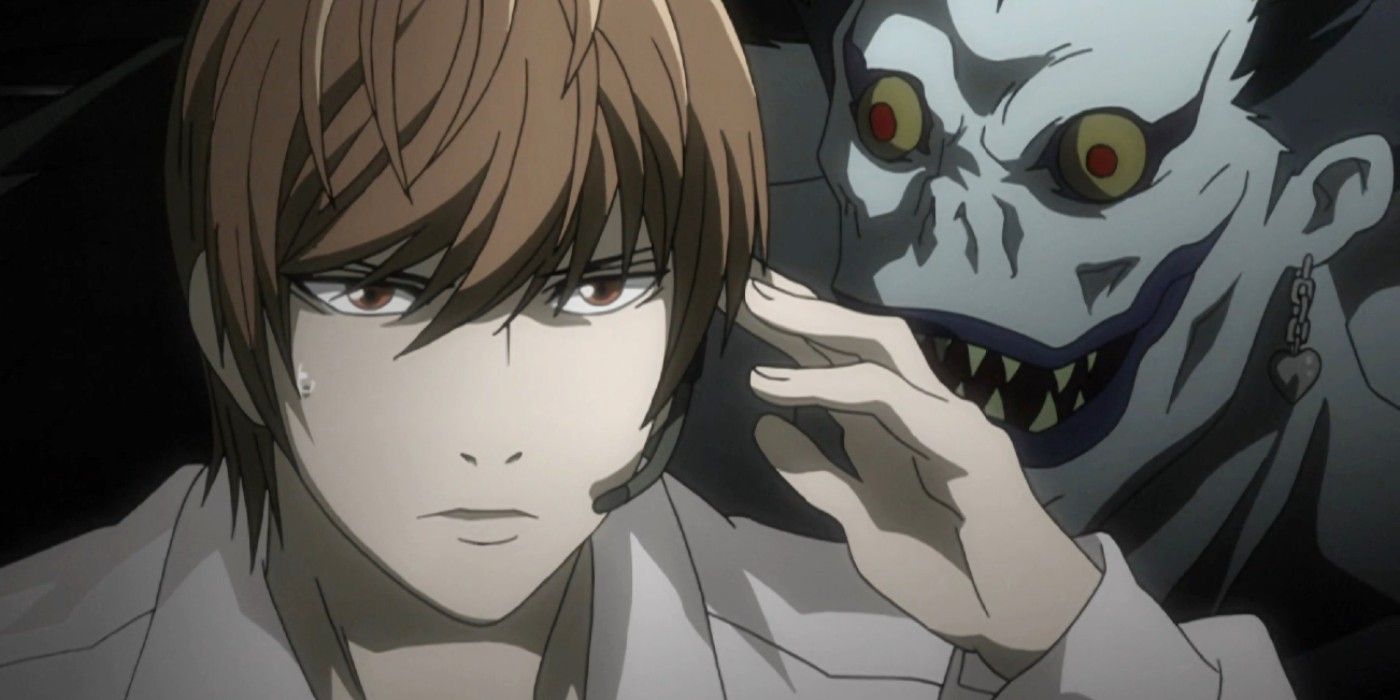 Light Listens To The Radio In Death Note