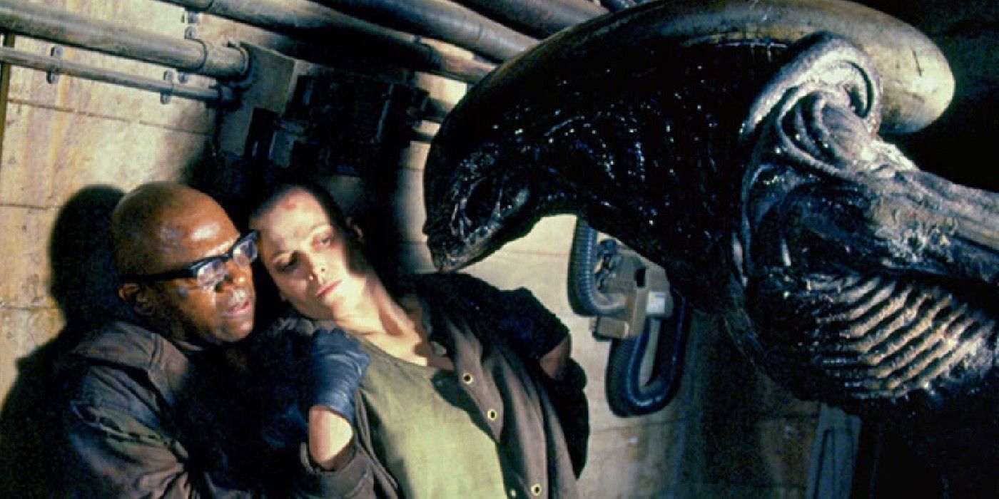 The Xenomorph Stalks Ripley And Dillon In Alien 3