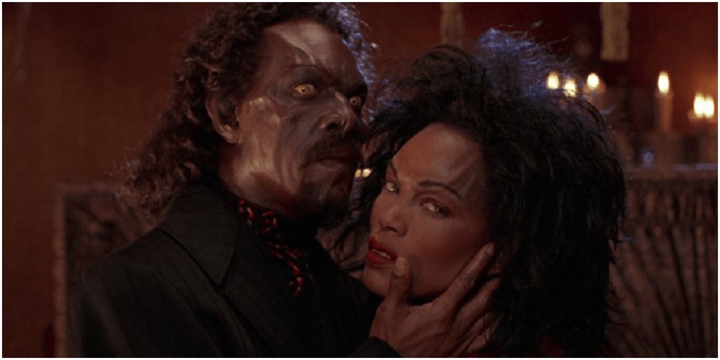 La subestimada película de vampiros de Wes Craven, protagonizada por Eddie Murphy, se transmite gratuitamente