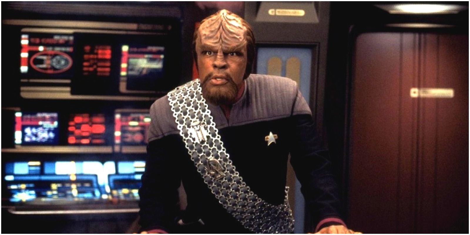 Worf commanding the USS Defiant from DS9