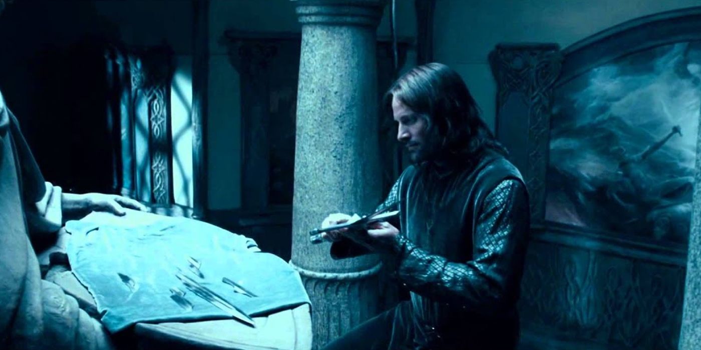 Aragorn segurando a espada de Isildur de O Senhor dos Anéis