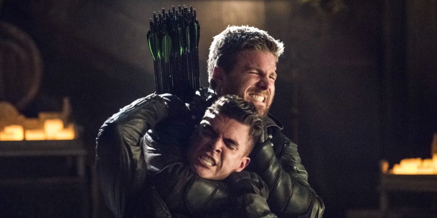 Oliver Suffocates Prometheus in Arrow Season 5 Finale