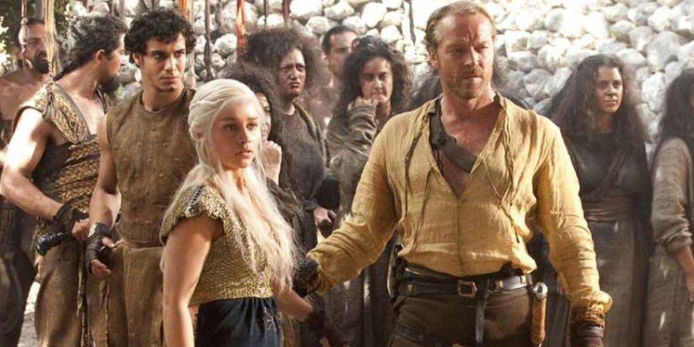 Daenerys protects slave girls from the Dothraki game of thrones