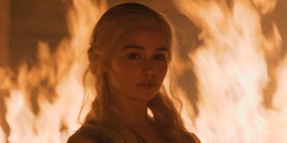 Daenerys Targaryen sets fire to Vaes Dothrak and kills the Khals in Game of Thrones