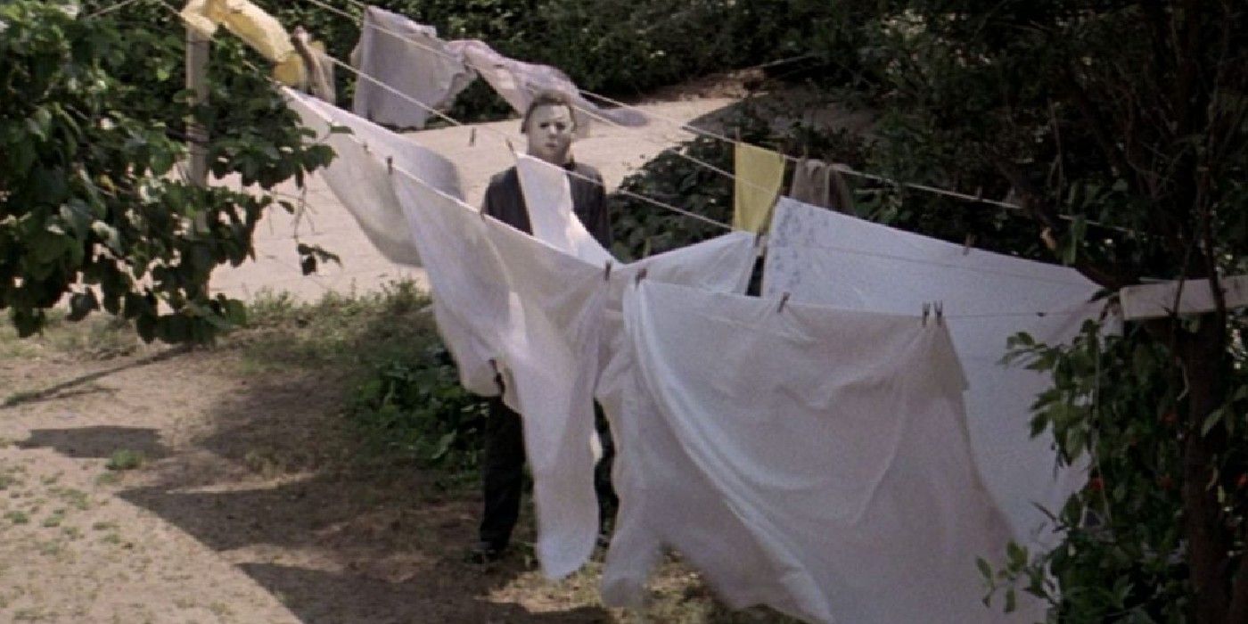 Michael Myers Hides In The Laundry In Halloween