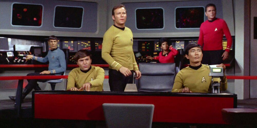 La tripulación del puente de Star Trek, incluidos Kirk, Sulu, Spock y Chekhov