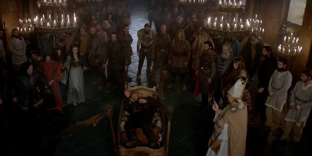 Ragnar interrupts his own funeral in a ploy to take Paris in Vikings