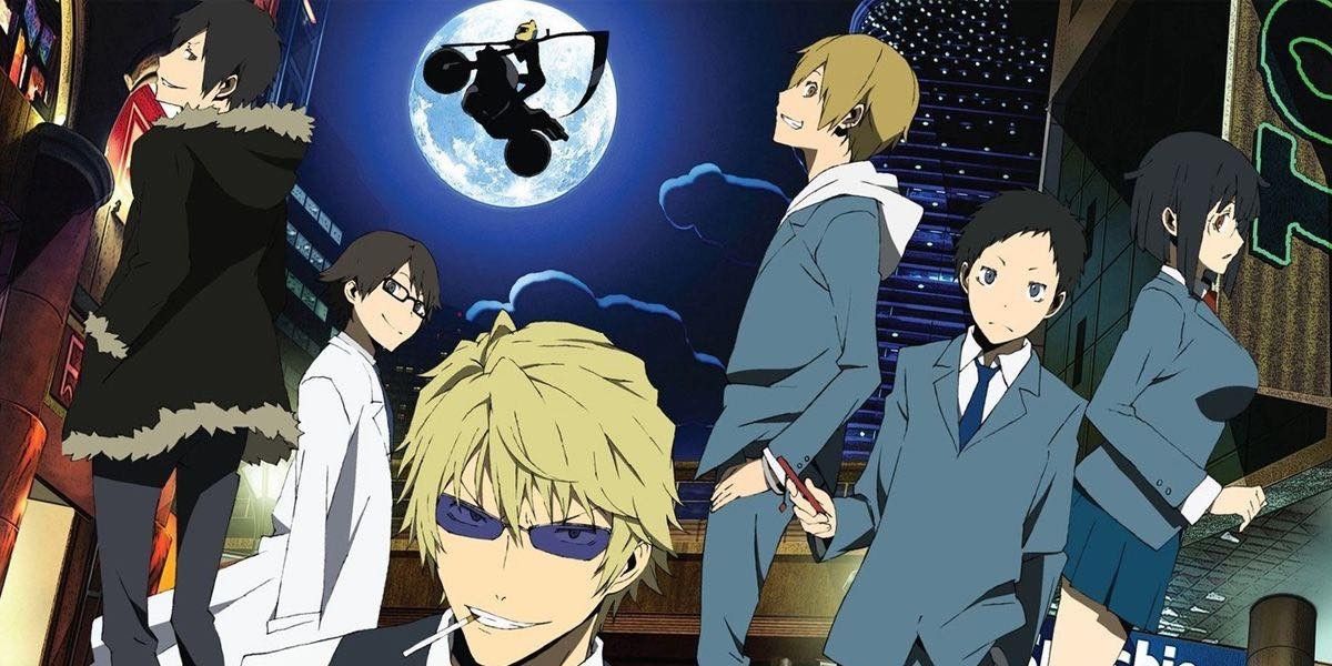 The cast of Durarara stand under the moonlight in Ikebukuro as Celty flies