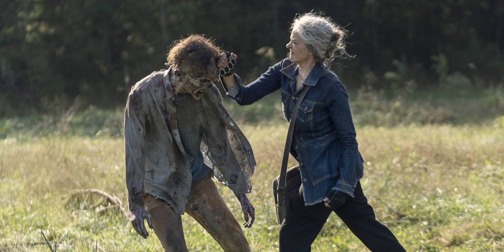Carol killing a walker in The Walking Dead