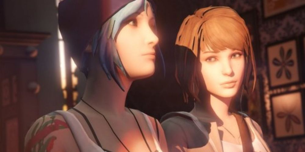 Max Caulfield looking at Chloe Price in Life is Strange