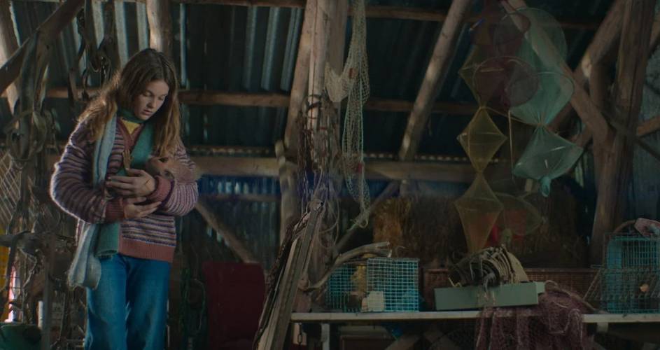 netflix s elves trailer turns the holidays into a christmas horror story